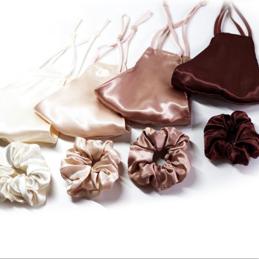 SILK FACE MASK WITH SCRUNCHIE - Picture 3 of 14